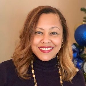 Meet your Posher, Adrienne